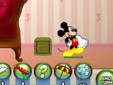 Play Mickey and friends in pillow fight now !